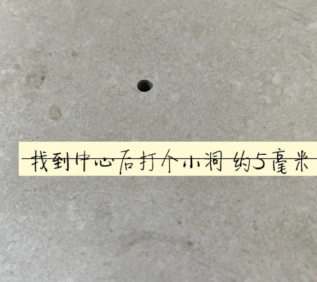 阿克陶瓷砖空鼓维修公司专业解答在瓷砖铺贴过程中，如果砂料搅拌不均匀，将会带来以下问题